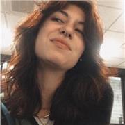 Insegnante offre aiuto compiti a studenti e lezioni private per adulti